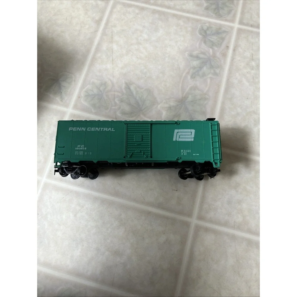 Bachmann 71050 Penn Central 51' Plug Door Box Car‎ green Door work HO scale